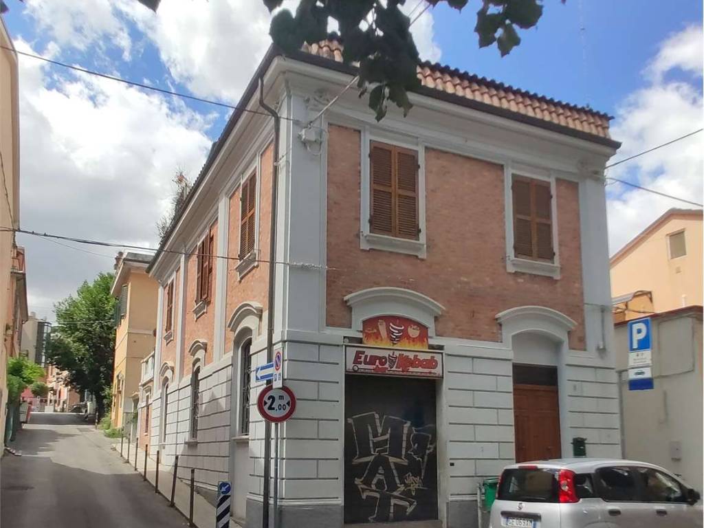 casa indipendente in vendita a Falconara Marittima in zona Palombina Vecchia