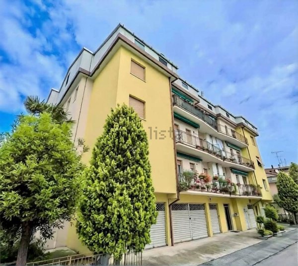 appartamento in vendita a Falconara Marittima in zona Castelferretti