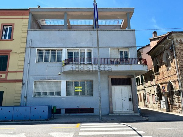 casa indipendente in vendita a Falconara Marittima