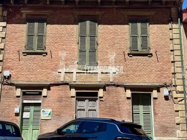appartamento in vendita a Falconara Marittima in zona Palombina Vecchia