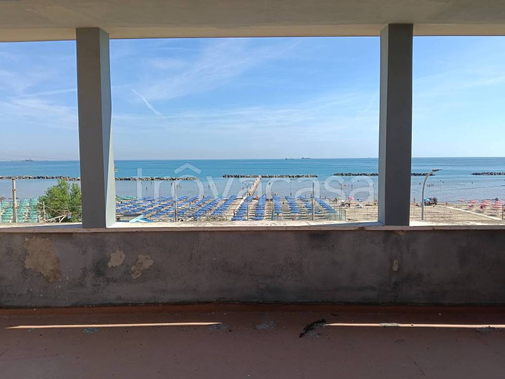 casa indipendente in vendita a Falconara Marittima