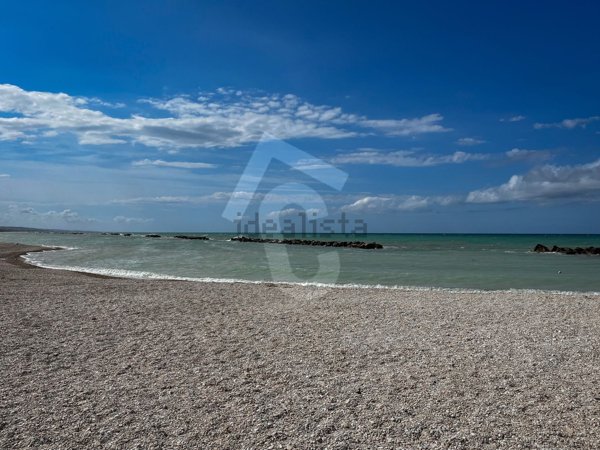 appartamento in vendita a Falconara Marittima