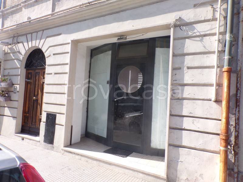 negozio in vendita a Falconara Marittima in zona Palombina Vecchia