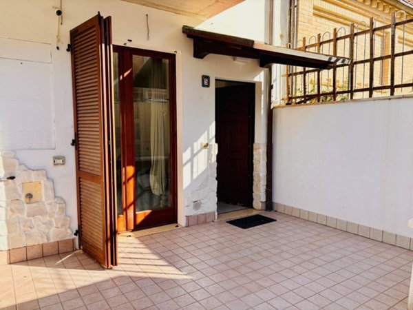 appartamento in vendita a Falconara Marittima in zona Palombina Vecchia