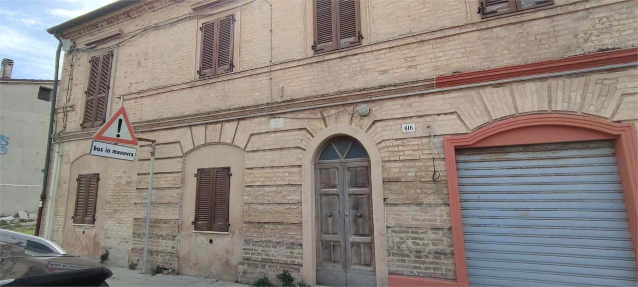 casa indipendente in vendita a Falconara Marittima