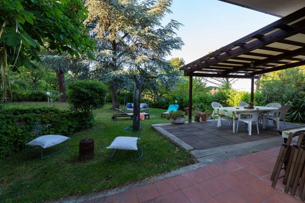 casa indipendente in vendita a Falconara Marittima