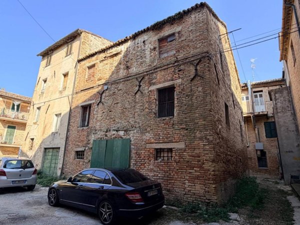 appartamento in vendita a Falconara Marittima in zona Castelferretti