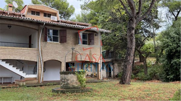 casa indipendente in vendita a Falconara Marittima