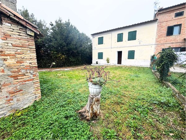 casa indipendente in vendita a Falconara Marittima