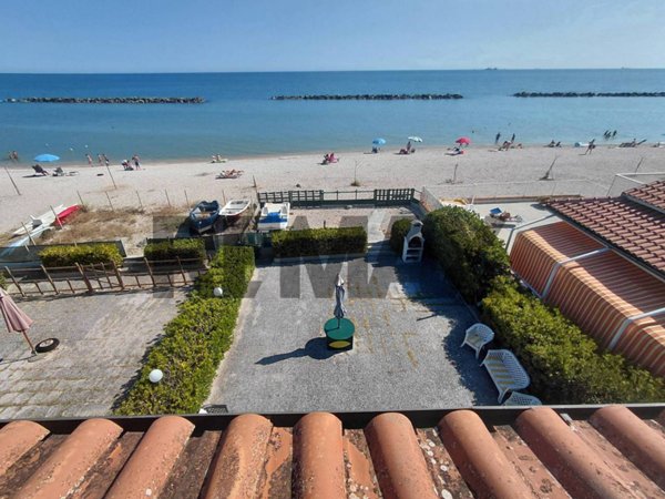 casa indipendente in vendita a Falconara Marittima in zona Palombina Vecchia