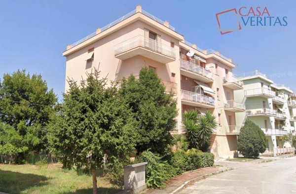 appartamento in vendita a Falconara Marittima in zona Castelferretti