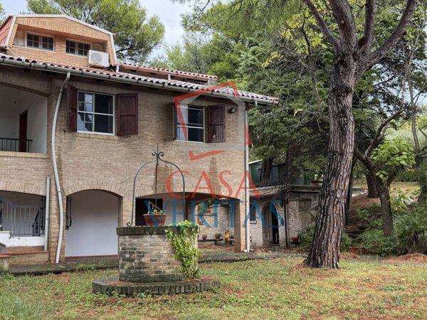 casa indipendente in vendita a Falconara Marittima