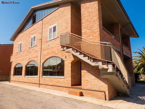 casa indipendente in vendita a Falconara Marittima