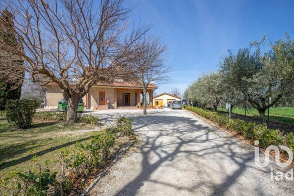 casa indipendente in vendita a Filottrano