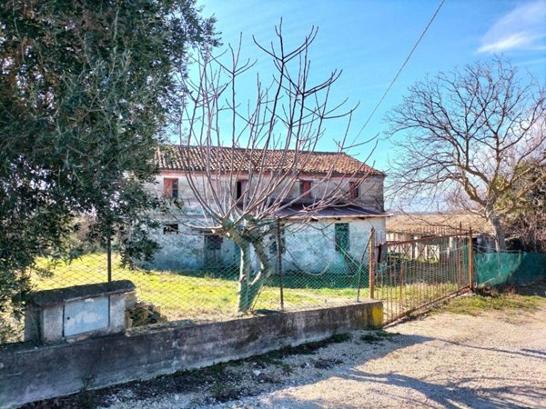 casa indipendente in vendita a Filottrano