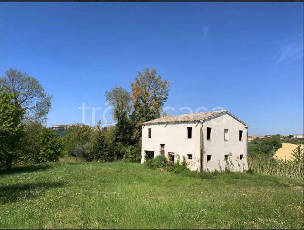 casa indipendente in vendita a Filottrano