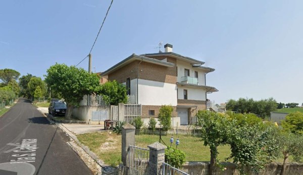 casa indipendente in vendita a Filottrano
