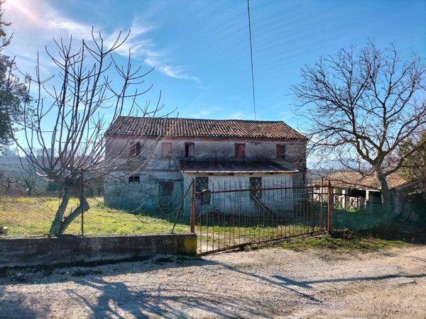 casa indipendente in vendita a Filottrano
