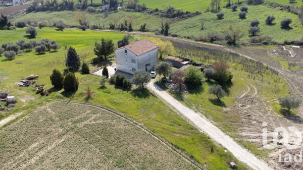 casa indipendente in vendita a Filottrano