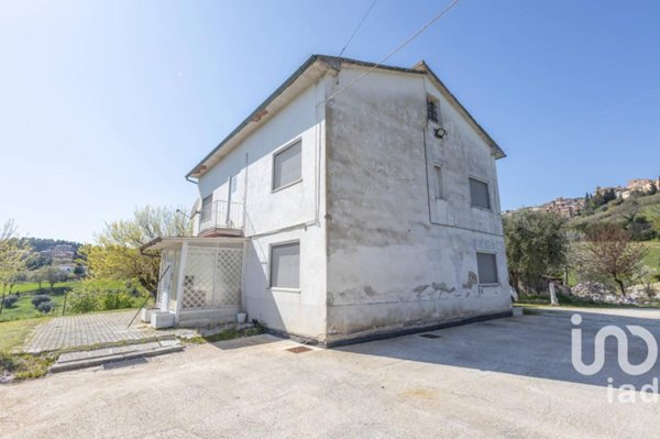 casa indipendente in vendita a Filottrano