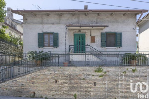 casa indipendente in vendita a Filottrano in zona San Biagio