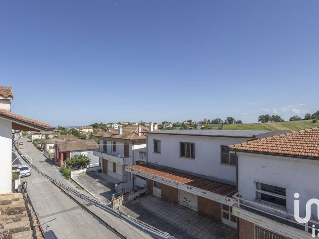 casa indipendente in vendita a Filottrano in zona Montoro