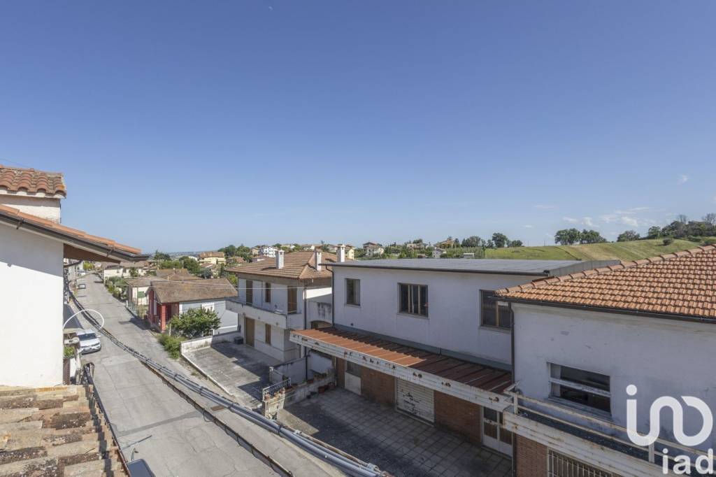 casa indipendente in vendita a Filottrano in zona Montoro