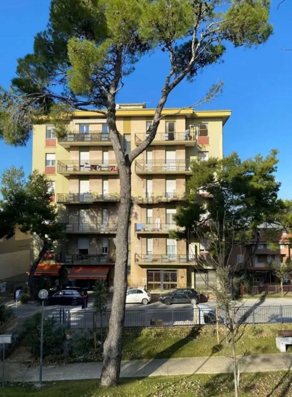 locale commerciale in vendita a Filottrano