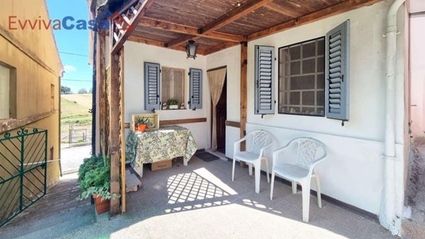 casa indipendente in vendita a Filottrano in zona Montoro