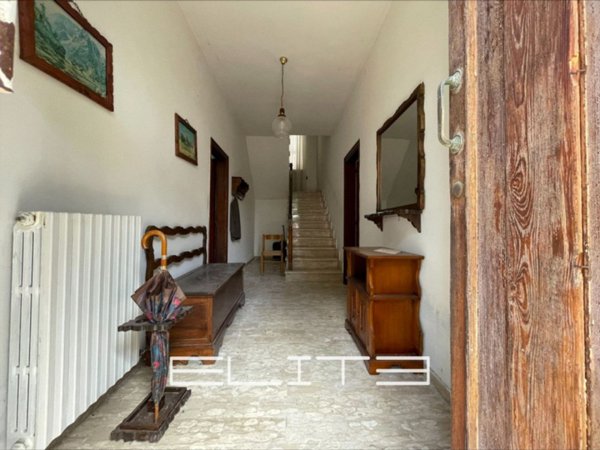 casa indipendente in vendita a Filottrano in zona Montoro