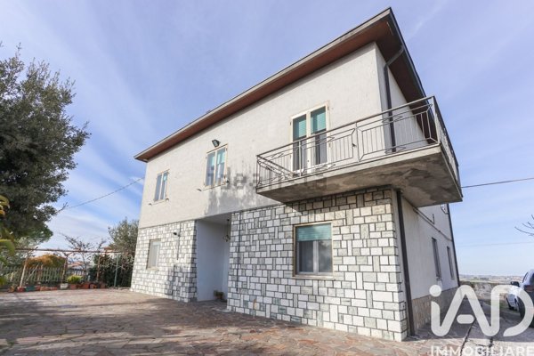casa indipendente in vendita a Filottrano