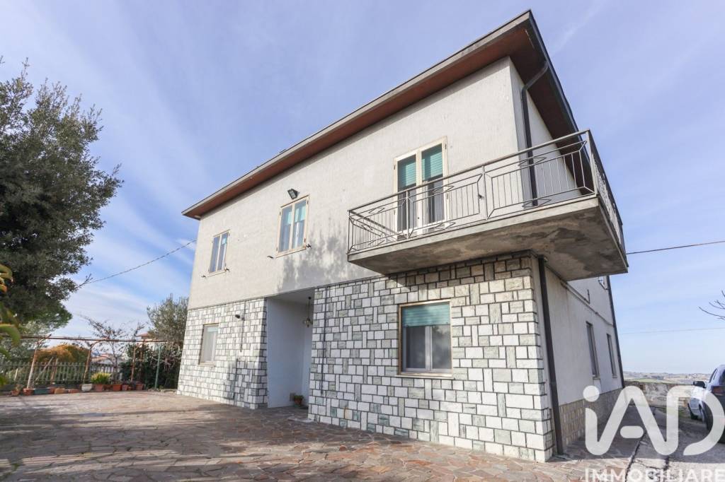 casa indipendente in vendita a Filottrano
