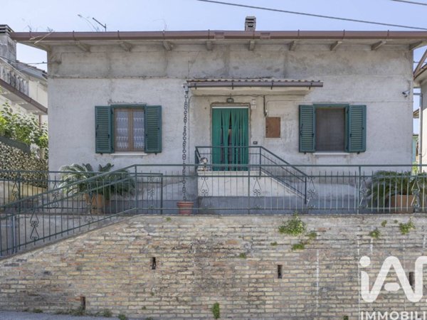 casa indipendente in vendita a Filottrano in zona San Biagio