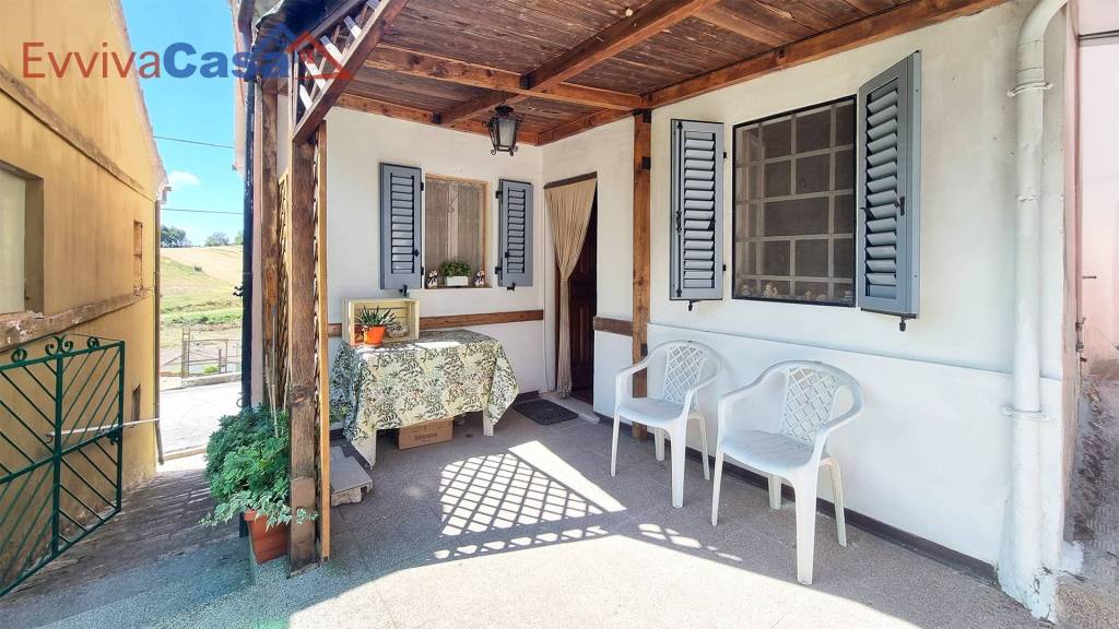 casa indipendente in vendita a Filottrano in zona Montoro