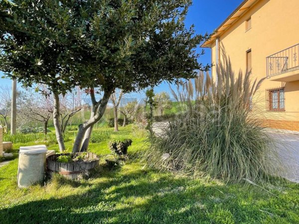 casa indipendente in vendita a Filottrano