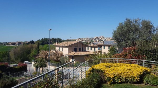 casa indipendente in vendita a Filottrano