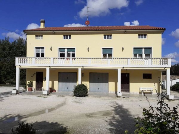 casa indipendente in vendita a Filottrano