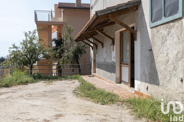casa indipendente in vendita a Filottrano