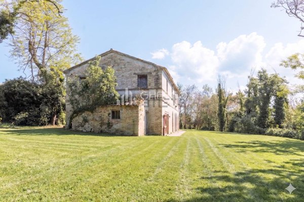 casa indipendente in vendita a Filottrano
