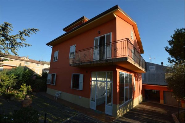 casa indipendente in vendita a Filottrano in zona Tornazzano