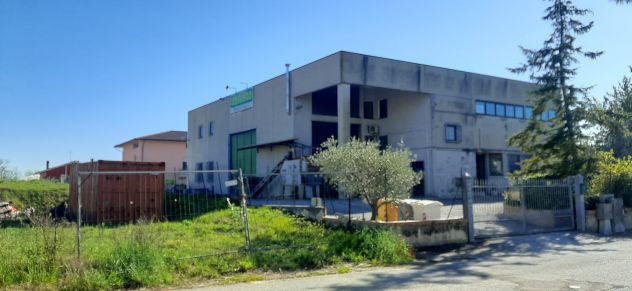 locale commerciale in vendita a Filottrano