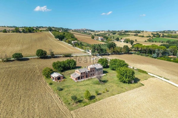 casale in vendita a Filottrano in zona Cantalupo