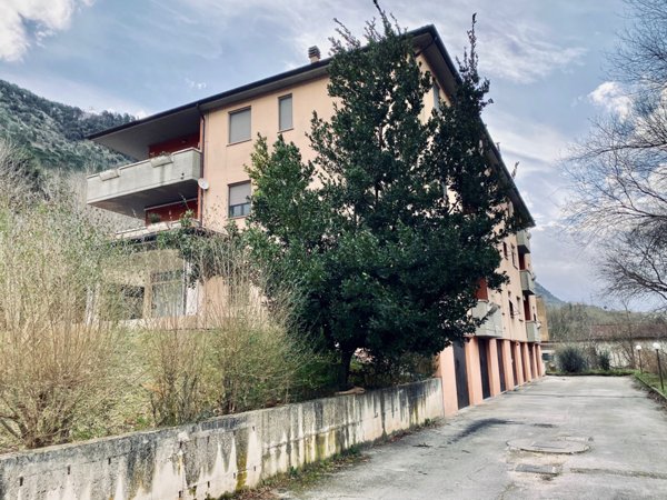 appartamento in vendita a Genga in zona Camponocecchio