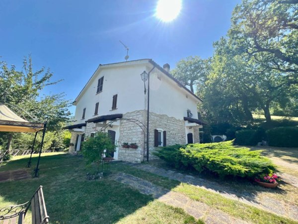 casa indipendente in vendita a Genga