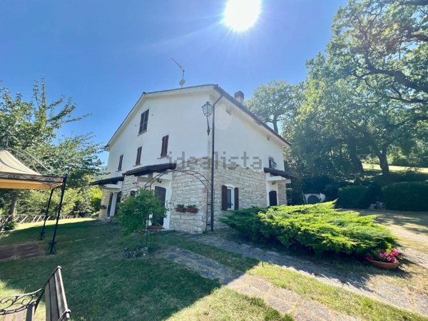 casale in vendita a Genga