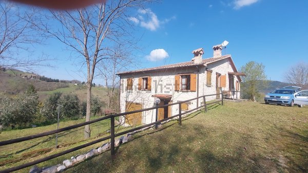 casa indipendente in vendita a Genga in zona Rocchetta