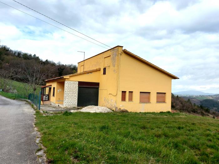 casa indipendente in vendita a Genga in zona Rocchetta