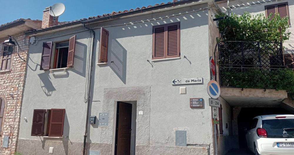 appartamento in vendita a Genga in zona Pierosara