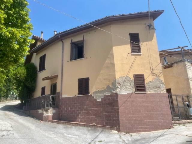 appartamento in vendita a Genga in zona Monticelli