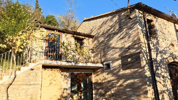 quadrivano in vendita a Genga in zona Cerqueto